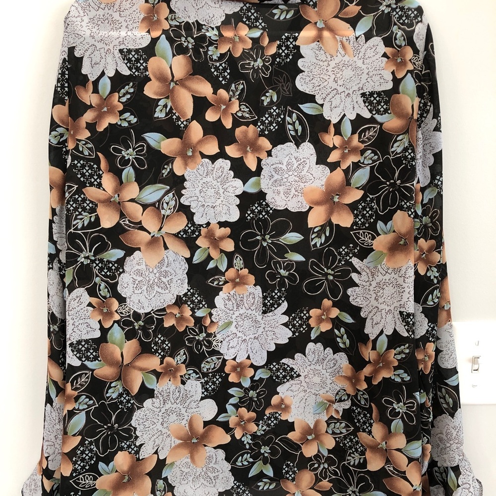 Sag Harbor Floral Button Down Blouse with Ruffle Sleeve, Size 16 - Picture 3 of 10